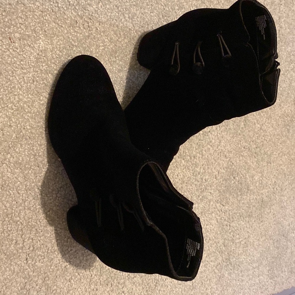 Nine West velvet boots